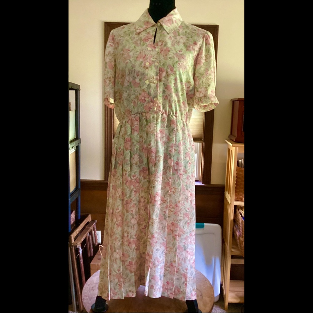 10 Pink Floral Vintage Dress Schrader Button Front Pleats Short Sleeves SPRING!